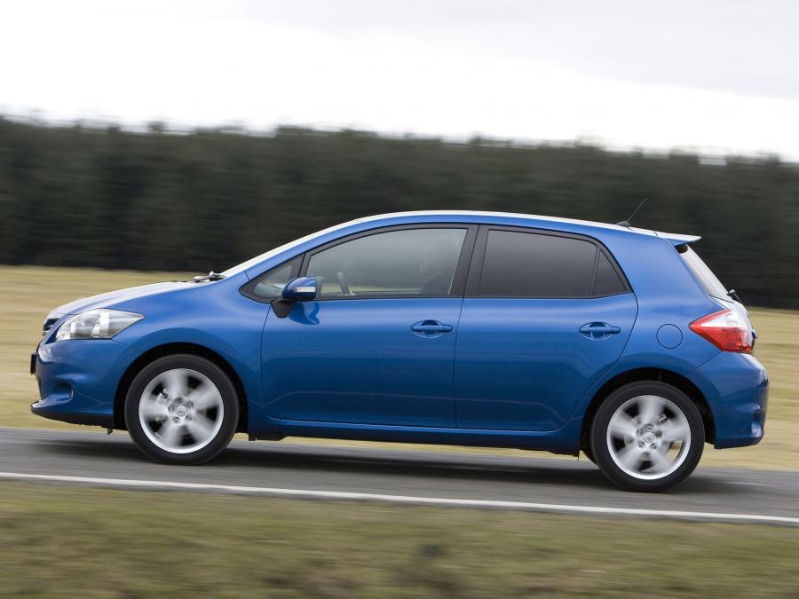  Toyota Auris 5-Door 2010 года  (UK) (фото 24 из 59)